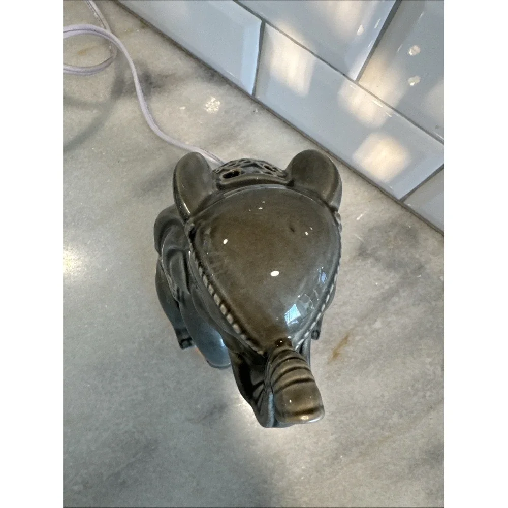 Better Homes And Gardens Grey Elephant Accent Light‎ Adorable